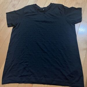 Lulu lemon T-shirt